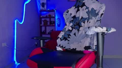Snapshot of lauri_greeneyes1 chatting on February 28, 11:56 pm ANA LAURA online show from February 28, 11:56 pm