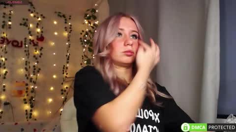 Snapshot of lavinell chatting on September 21, 3:43 pm Mia online show from September 21, 3:43 pm