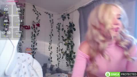 Snapshot of lavinell chatting on September 12, 1:29 pm Mia online show from September 12, 1:29 pm