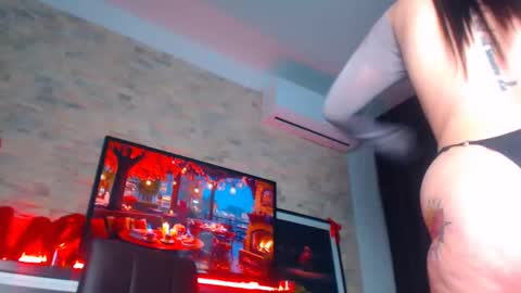 Snapshot of laya_moon chatting on September 17, 1:20 pm LayaMoon online show from September 17, 1:20 pm