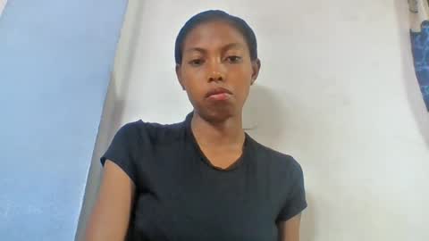 layah157855 online show from July 27, 5:59 am
