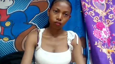 layah157855 online show from July 19, 10:06 am