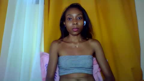 layannek online show from December 22, 1:03 pm