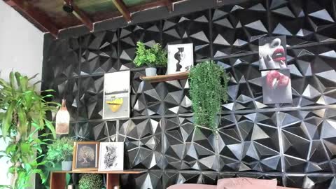 Layla online show from September 30, 1:00 am