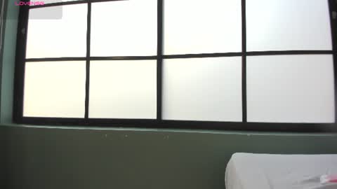 Layla online show from June 16, 1:34 pm