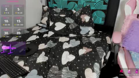 LAYLA online show from November 5, 5:40 pm