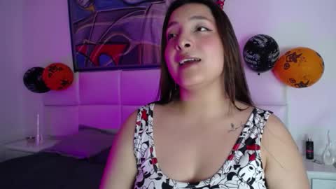 Layla online show from October 15, 8:44 pm