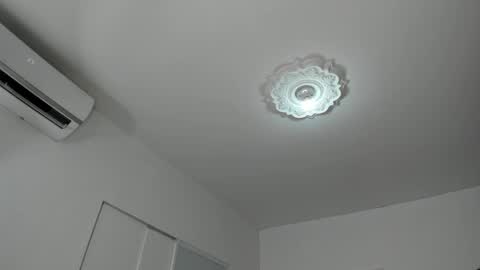 Layla Vanegas online show from May 29, 2:09 am