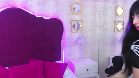 Snapshot of laylaadoll_ chatting on October 9, 7:18 pm Lau online show from October 9, 7:18 pm