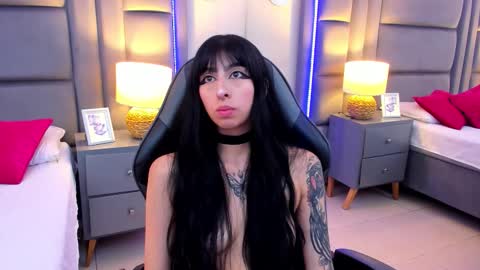 Snapshot of laylaadoll_ chatting on October 18, 10:00 pm Lau online show from October 18, 10:00 pm