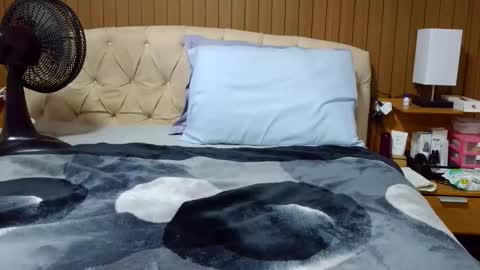 kelly online show from February 3, 9:51 pm