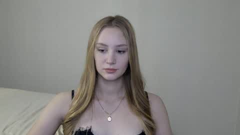 LaylaPretty001 online show from December 9, 6:23 am