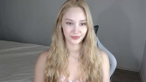 LaylaPretty001 online show from January 8, 5:33 am