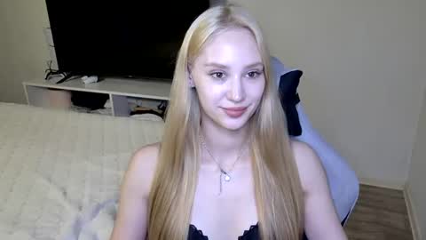 LaylaPretty001 online show from July 28, 4:21 am