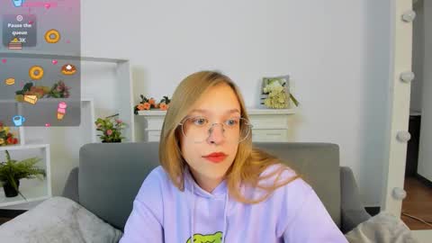 layriantavee online show from September 30, 1:28 pm