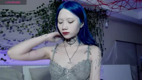 Snapshot of le_chan chatting on January 27, 2:57 pm felixe online show from January 27, 2:57 pm