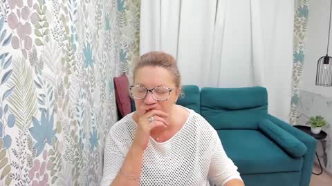 Lea online show from December 8, 5:07 am