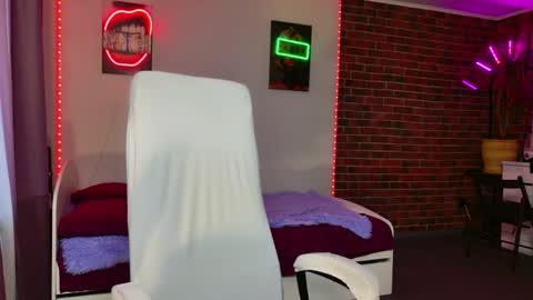 lea_loon online show from April 5, 11:42 am