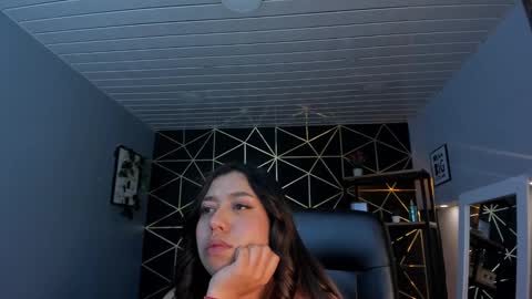 Snapshot of lea_velle chatting on October 9, 6:06 am Lea Velle online show from October 9, 6:06 am