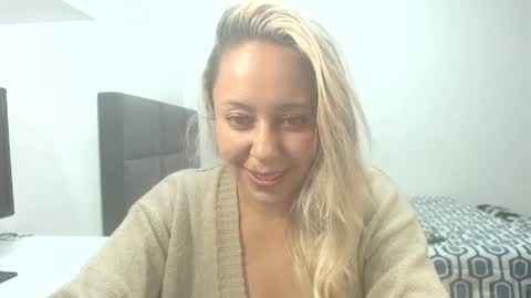 leah_susman online show from April 21, 4:19 am