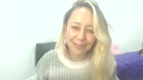 Snapshot of leah_susman chatting on September 16, 1:24 am leah_susman online show from September 16, 1:24 am