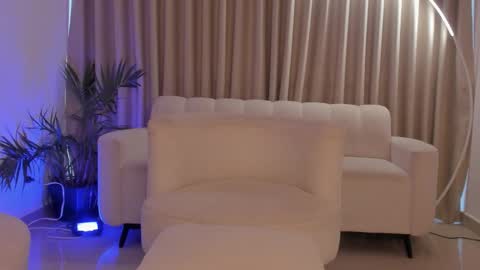 leahaltomm online show from September 21, 10:30 pm