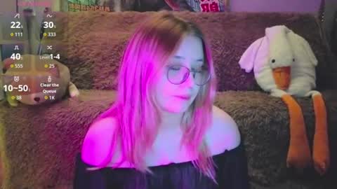 Leah online show from August 2, 9:07 pm