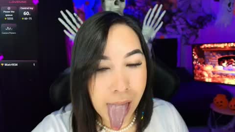 leah online show from October 29, 7:34 am