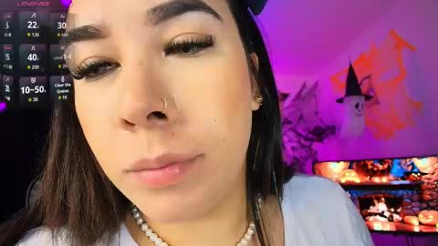 leah online show from October 28, 7:25 am