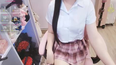 Lee online show from April 28, 2:27 am