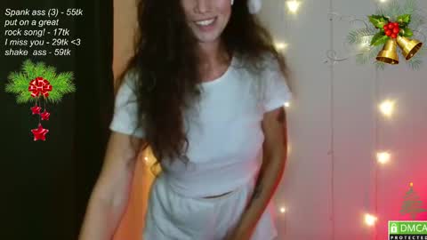 hey Im Leia and I love rock  online show from December 21, 4:57 pm