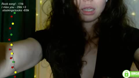 hey Im Leia and I love rock  online show from May 10, 7:27 pm