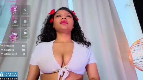 Snapshot of leidy_morales_ chatting on October 18, 12:19 pm Leidy online show from October 18, 12:19 pm