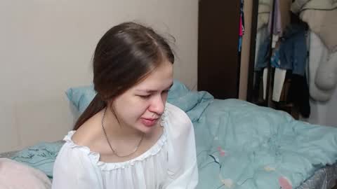 Snapshot of leila_bambi_ chatting on February 11, 2:57 pm leila_bambi_ online show from February 11, 2:57 pm