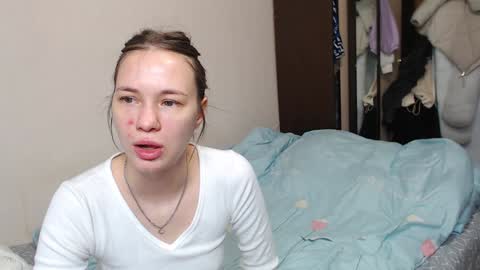 Snapshot of leila_bambi_ chatting on February 6, 10:25 am leila_bambi_ online show from February 6, 10:25 am