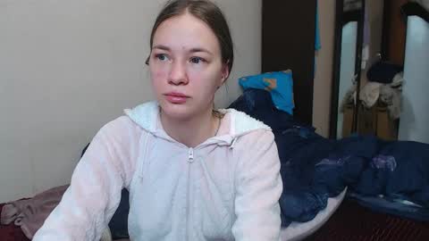Snapshot of leila_bambi_ chatting on February 27, 3:47 am leila_bambi_ online show from February 27, 3:47 am
