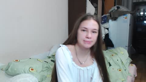 Snapshot of leila_bambi_ chatting on January 10, 9:34 am leila_bambi_ online show from January 10, 9:34 am