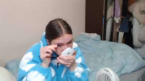 Snapshot of leila_bambi_ chatting on February 13, 5:22 pm leila_bambi_ online show from February 13, 5:22 pm