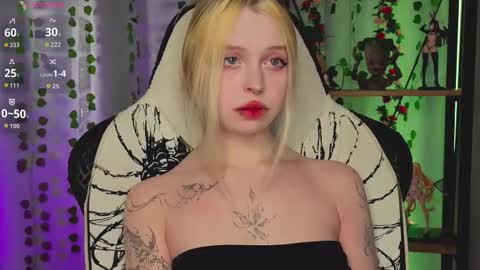 Leila online show from February 26, 2:38 pm