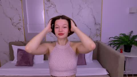 LeilaLawson online show from December 17, 7:18 am