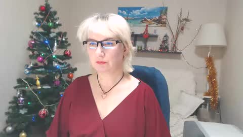 Snapshot of leilamays chatting on January 14, 5:30 am Leila Kinky online show from January 14, 5:30 am
