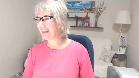 Snapshot of leilamays chatting on October 13, 5:10 am Leila Kinky online show from October 13, 5:10 am