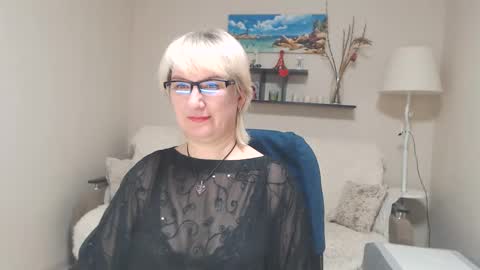 Snapshot of leilamays chatting on January 22, 4:44 am Leila Kinky online show from January 22, 4:44 am