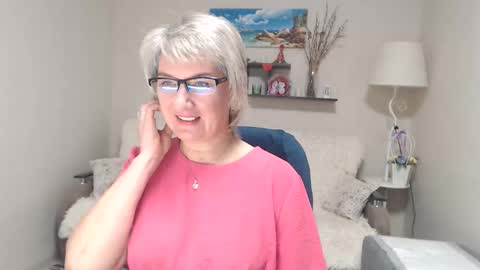 Snapshot of leilamays chatting on October 17, 6:38 am Leila Kinky online show from October 17, 6:38 am