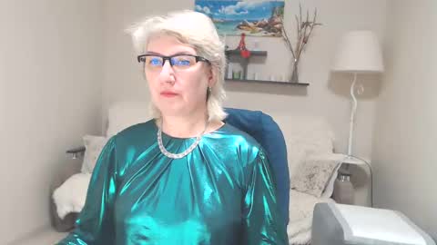 Snapshot of leilamays chatting on March 6, 3:46 am Leila Kinky online show from March 6, 3:46 am