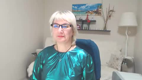 Snapshot of leilamays chatting on February 5, 12:27 pm Leila Kinky online show from February 5, 12:27 pm