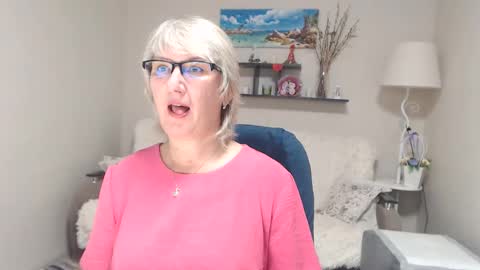 Snapshot of leilamays chatting on October 6, 6:08 am Leila Kinky online show from October 6, 6:08 am