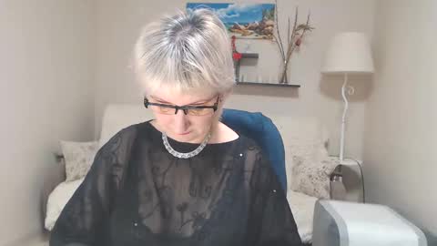 Snapshot of leilamays chatting on February 10, 2:30 am Leila Kinky online show from February 10, 2:30 am