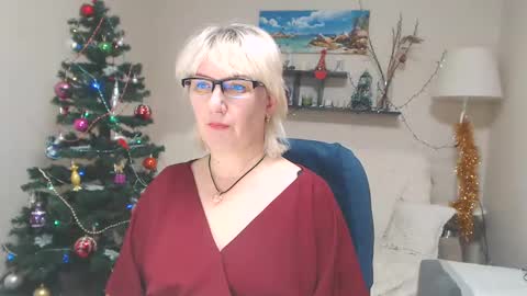 Snapshot of leilamays chatting on January 15, 6:22 am Leila Kinky online show from January 15, 6:22 am