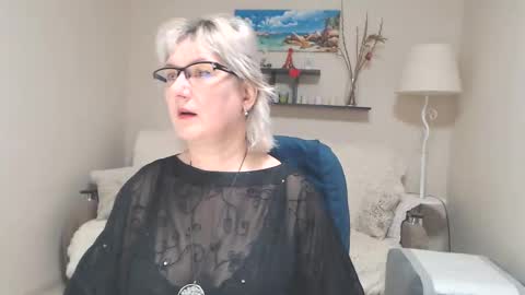 Snapshot of leilamays chatting on February 12, 7:02 am Leila Kinky online show from February 12, 7:02 am